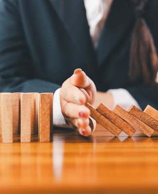 Leading from the Middle in Turbulent Systems